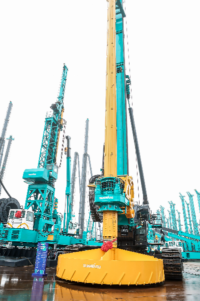圖3.山河智能自主研發的“世界最大”SWDM1280旋挖鉆機.jpg