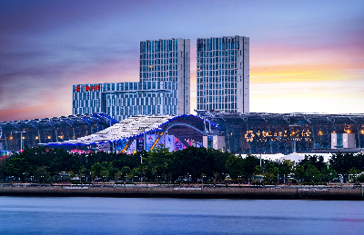 廣新集團(tuán)總部大樓.jpg